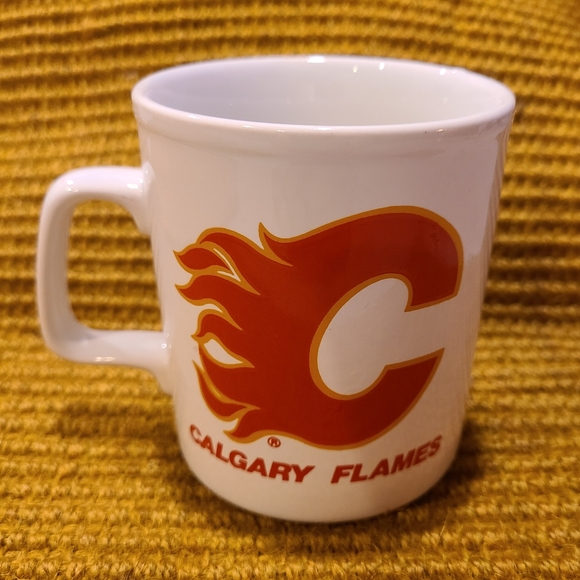 Vintage Kiln Craft NHL Calgary Flames Ceramic Coffee Mug - Picture 2 of 5